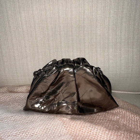 NWT Bottega Veneta Mini Pouch Crossbody Bag Clutch Crinkle Patent Leather Anchor - Picture 1 of 7